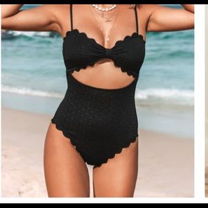 NWT CUPSHE Black Knotted Scalloped One Piece Swimsuit. Size XL. Never worn.